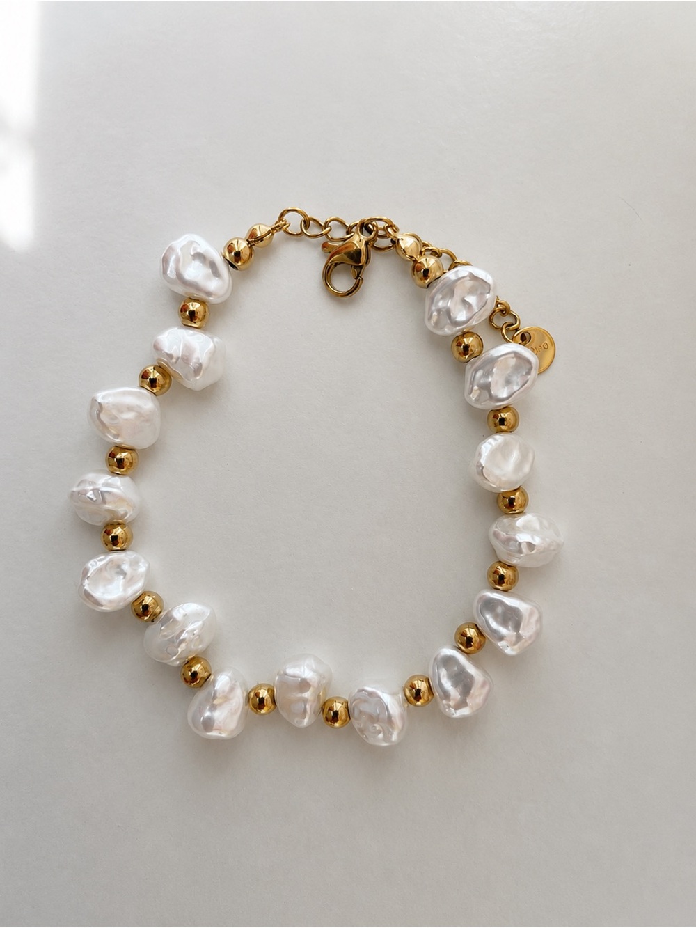 18K gold plated  stainless steel white shell shaped beaded bracelet